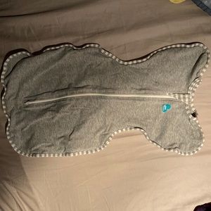Love to Dream sleep swaddle - size small - grey